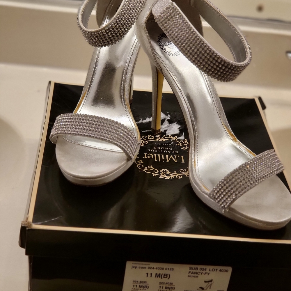 Women's Silver Rhinestone size 11